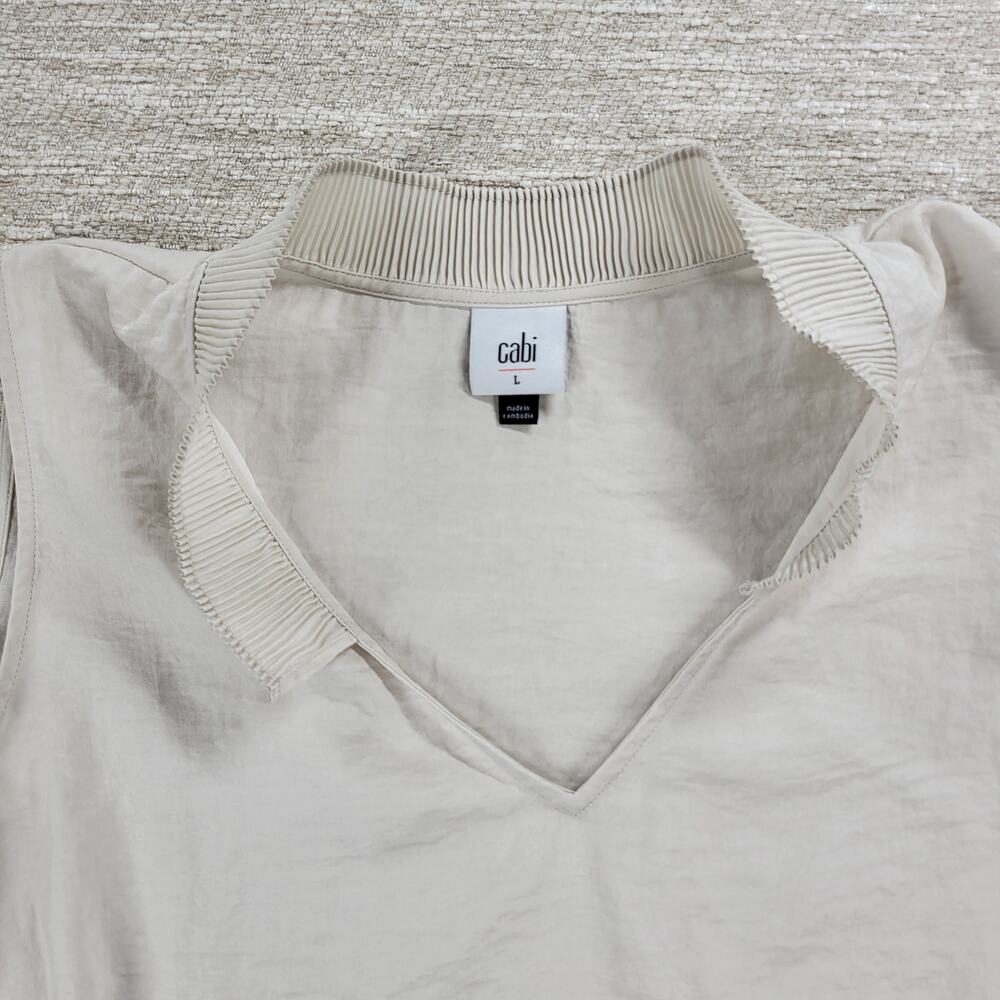 CAbi Snapshot Satin‎ Top Womens Large Ivory Pleated Collar V-Neck Tank Shirt - Picture 10 of 11